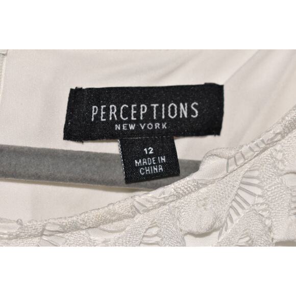 PERCEPTIONS NEW YORK NEW $99‎ Long Flared Sleeve Lace Shift Dress White Size 12 - Picture 3 of 3